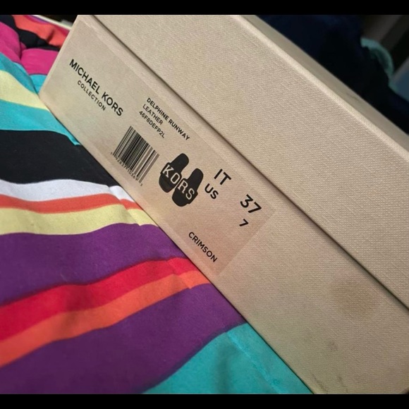 Delphine Runway - Picture 4 of 5